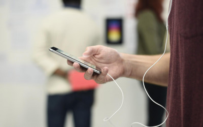 Podcast bei Spotify, Apple & Co. hochladen: So geht’s!