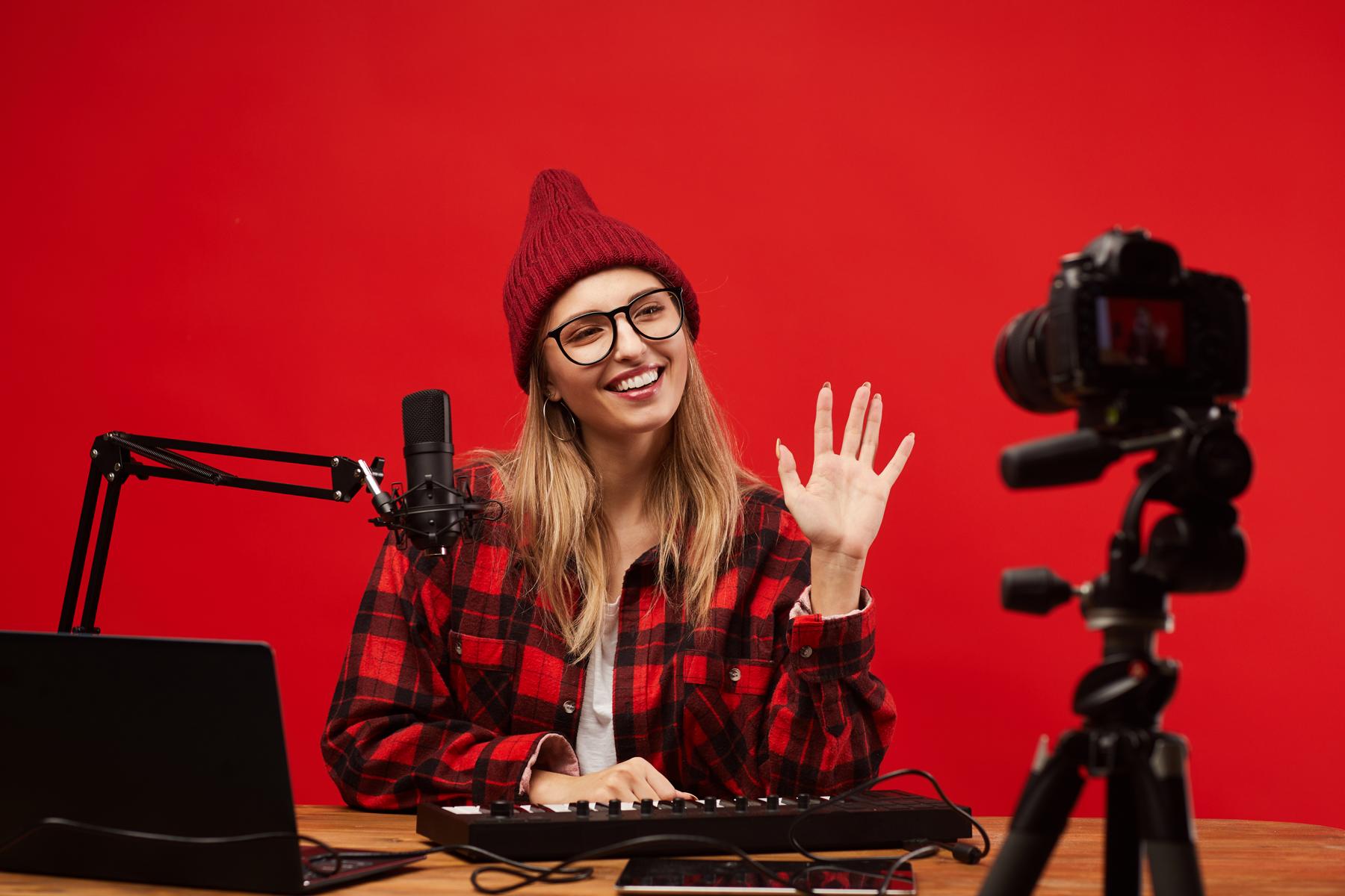 Videopodcast starten: Wie du deinen bestehenden Podcast fit für YouTube, Spotify & Co. machst